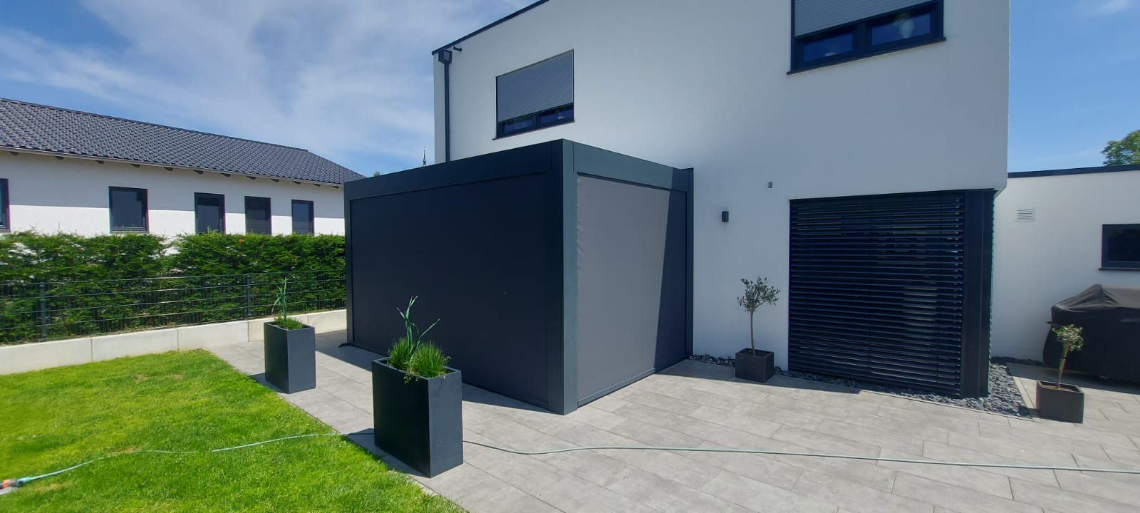 pergola bioclimatica proteccion coche